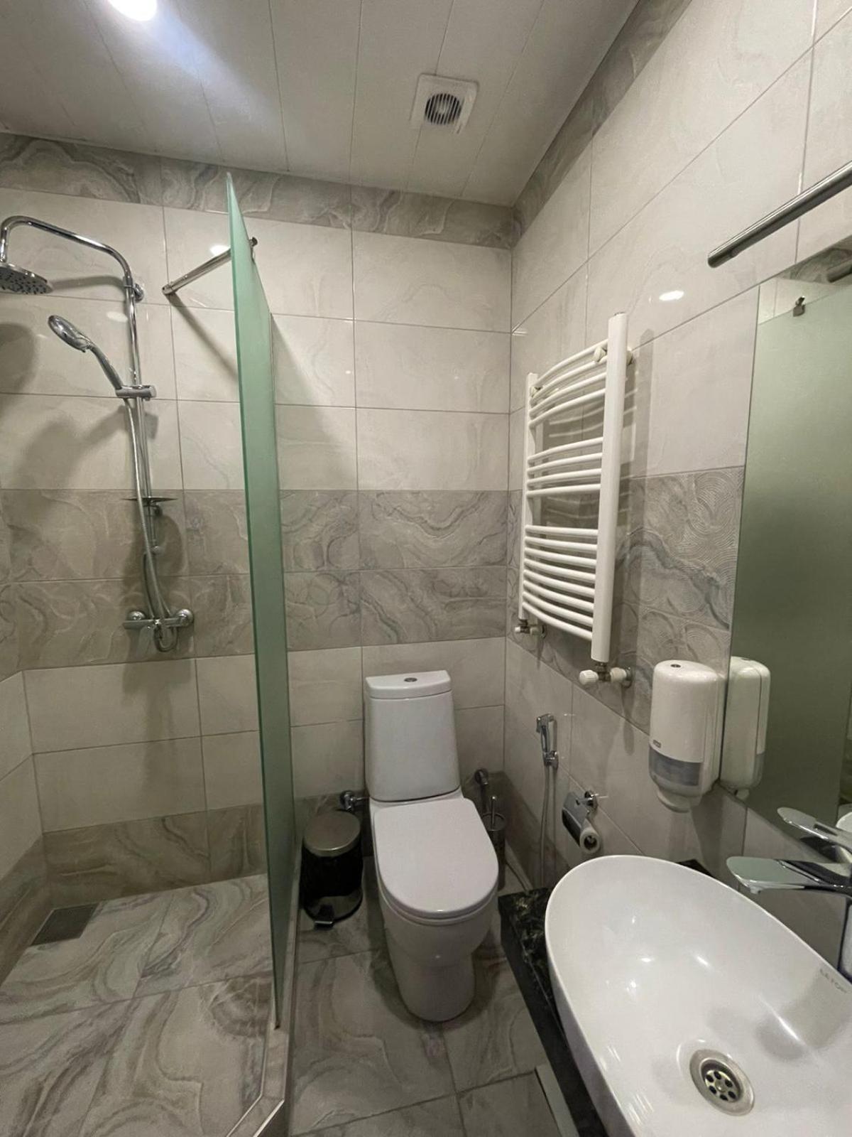4Room Hotel Erivan Dış mekan fotoğraf