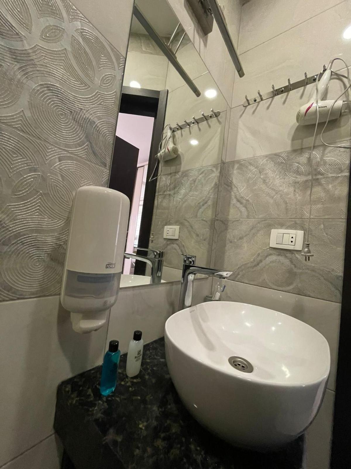 4Room Hotel Erivan Dış mekan fotoğraf