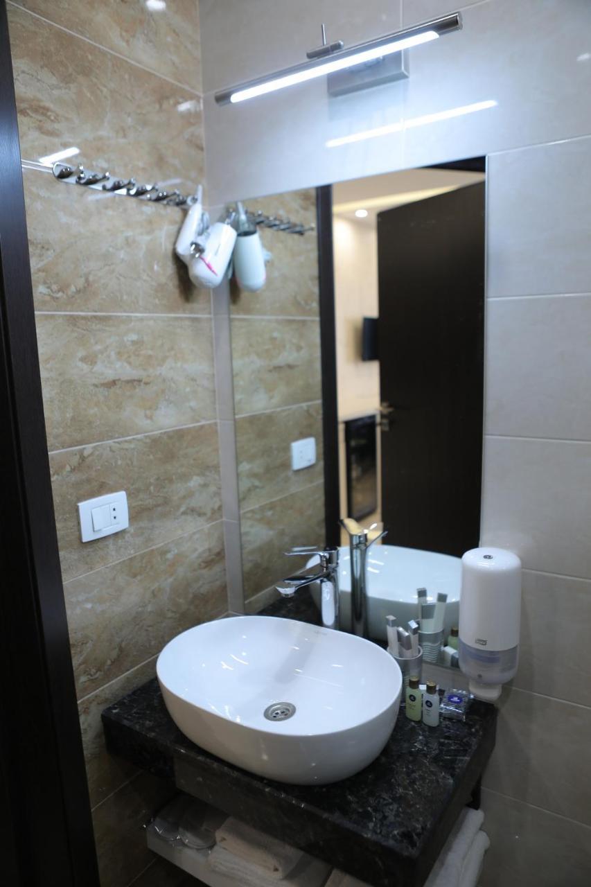 4Room Hotel Erivan Dış mekan fotoğraf