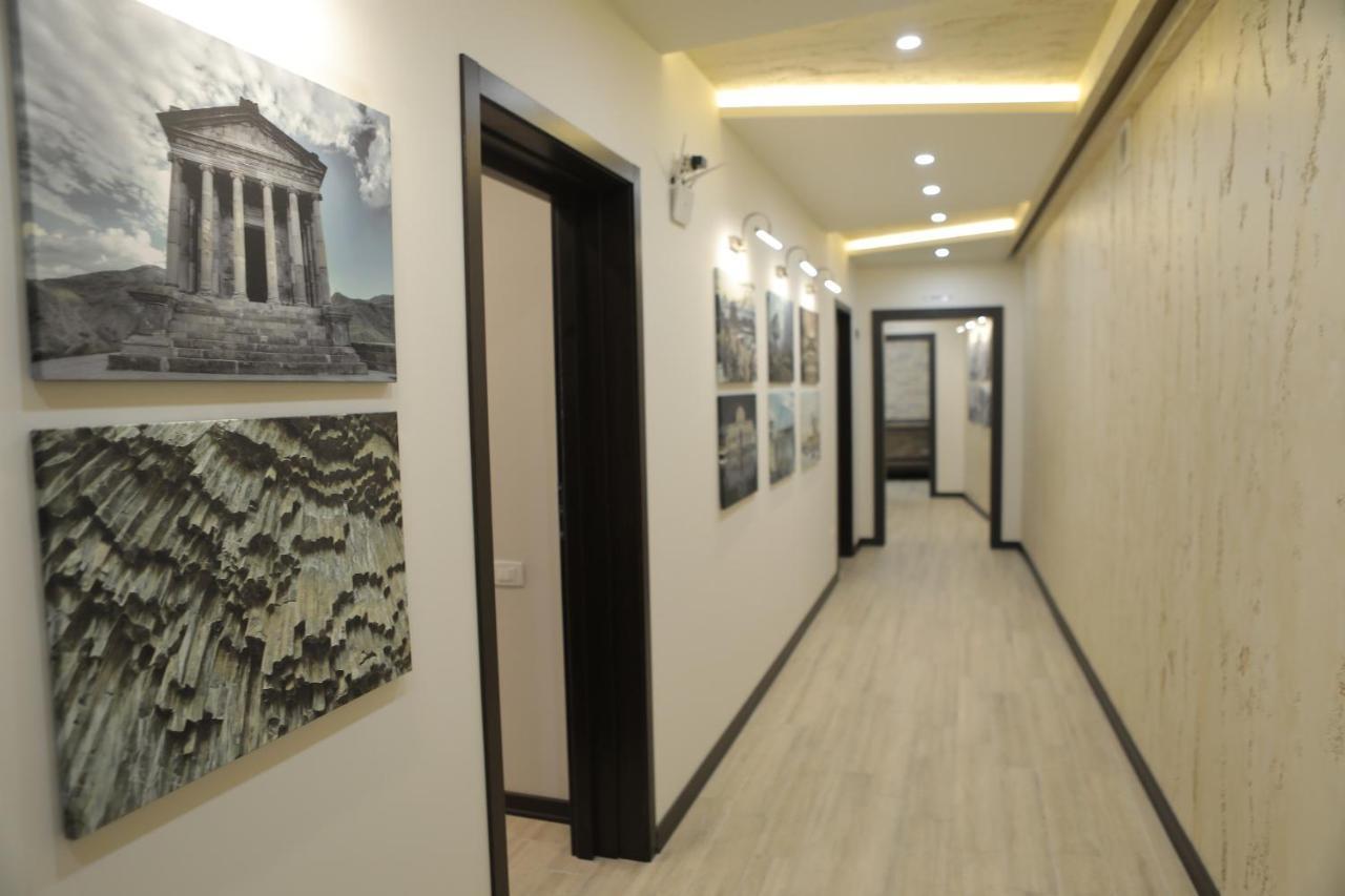 4Room Hotel Erivan Dış mekan fotoğraf