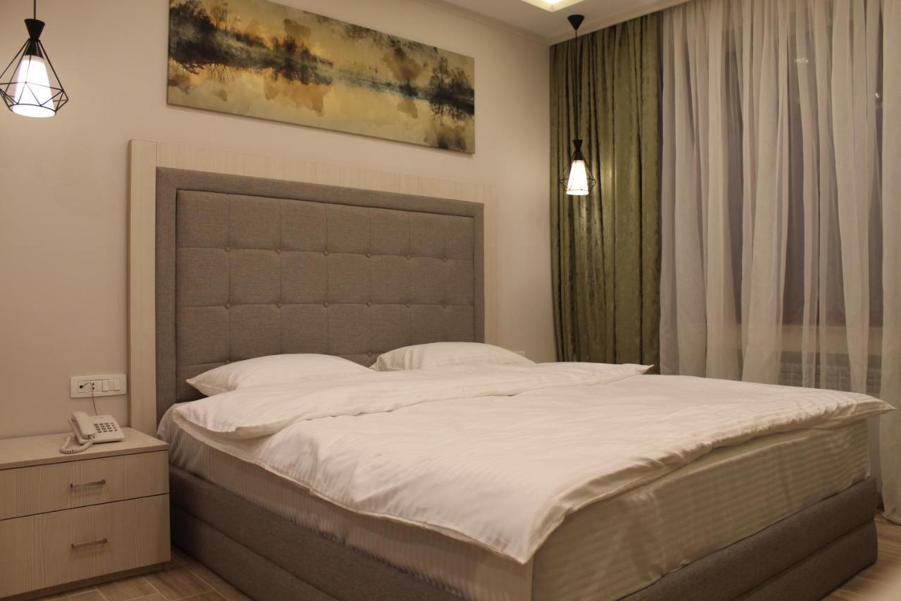 4Room Hotel Erivan Dış mekan fotoğraf