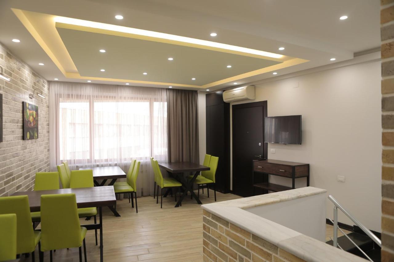 4Room Hotel Erivan Dış mekan fotoğraf