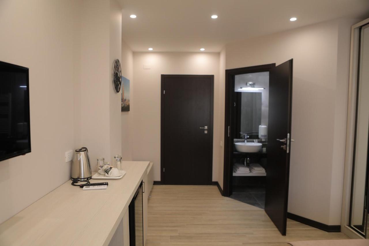 4Room Hotel Erivan Dış mekan fotoğraf